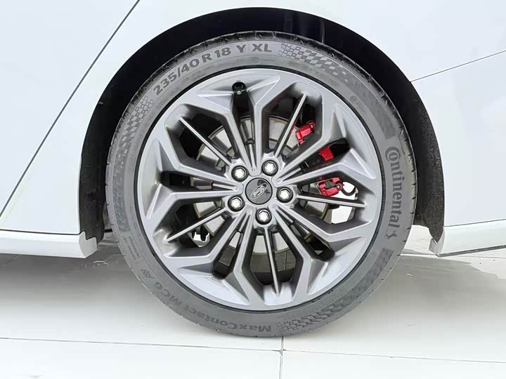 Ford Focus 2022 2022款 三厢 EcoBoost 180 自动ST Line