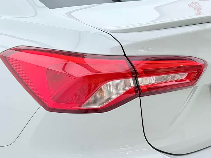 Ford Focus 2022 2022款 三厢 EcoBoost 180 自动ST Line