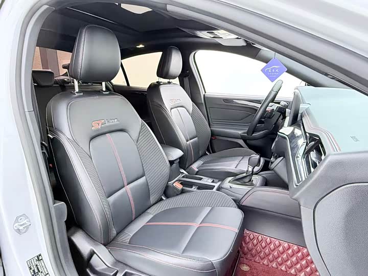 Ford Focus 2022 2022款 三厢 EcoBoost 180 自动ST Line