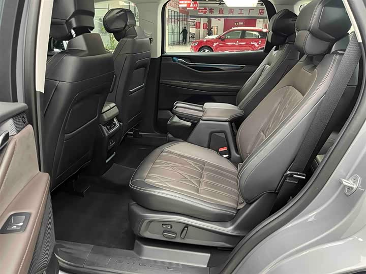 Ford Edge 2025 2025款 锐界L 2.0T EcoBoost E混动四驱七座至尊型