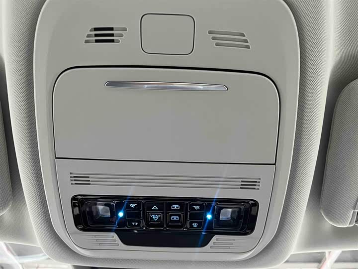 Ford Edge 2025 2025款 锐界L 2.0T EcoBoost E混动四驱七座至尊型