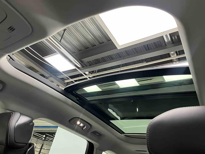 Ford Edge 2025 2025款 锐界L 2.0T EcoBoost E混动四驱七座至尊型