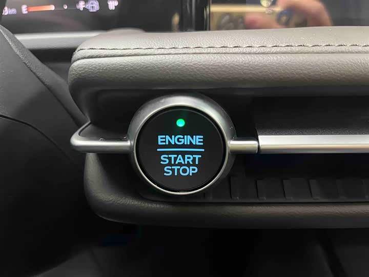 Ford Edge 2025 2025款 锐界L 2.0T EcoBoost E混动四驱七座至尊型