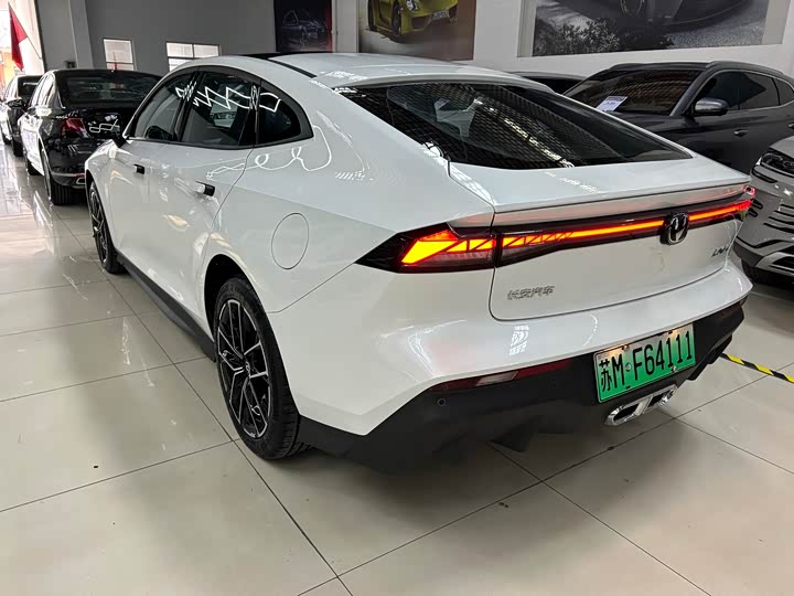 Changan UNI-V Hybrid 2024 2024款 蓝鲸智电iDD 136km 智尊型