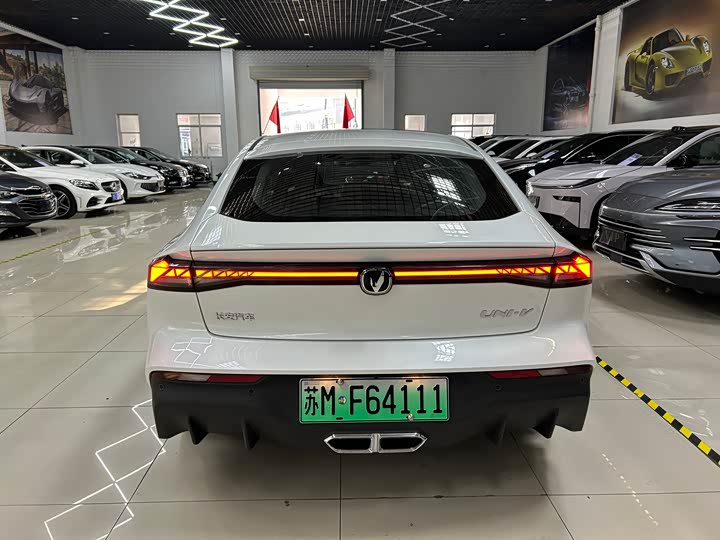 Changan UNI-V Hybrid 2024 2024款 蓝鲸智电iDD 136km 智尊型