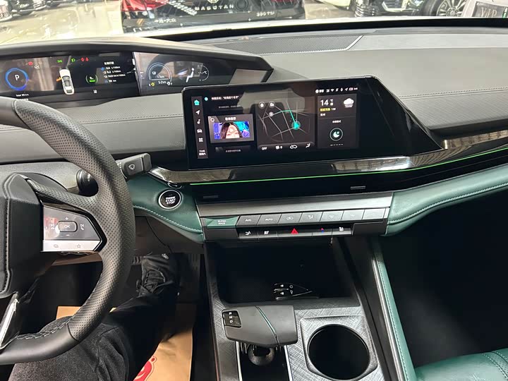 Changan UNI-V Hybrid 2024 2024款 蓝鲸智电iDD 136km 智尊型