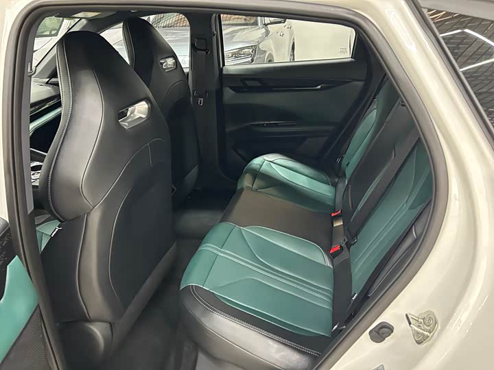 Changan UNI-V Hybrid 2024 2024款 蓝鲸智电iDD 136km 智尊型