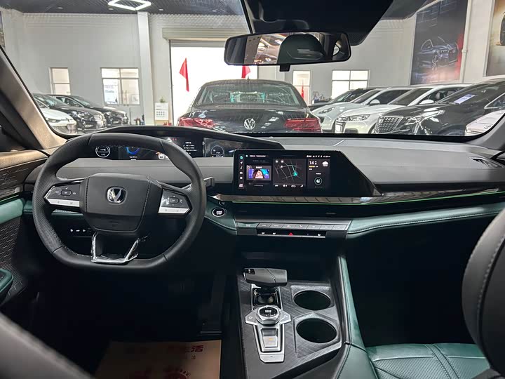 Changan UNI-V Hybrid 2024 2024款 蓝鲸智电iDD 136km 智尊型