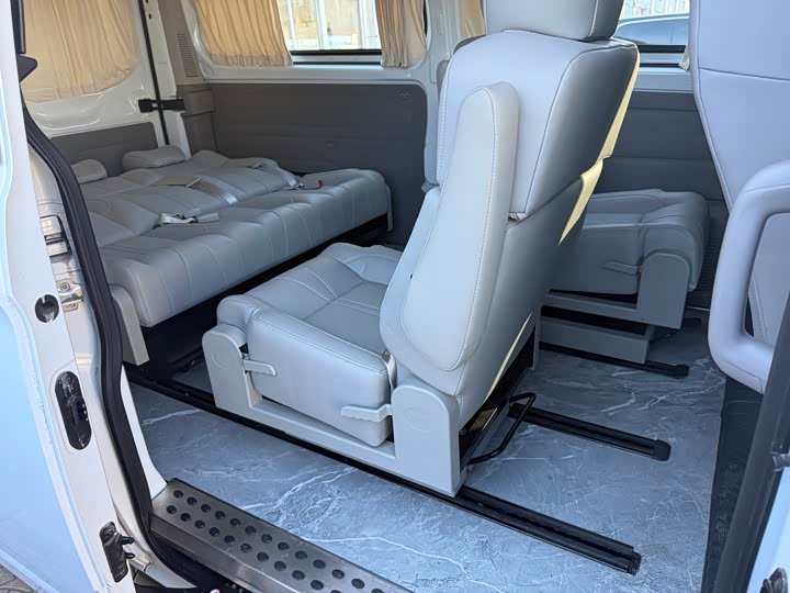 Ford Transit 2023 2023款 2.0T汽油自动多功能商用车短轴低顶5/6座