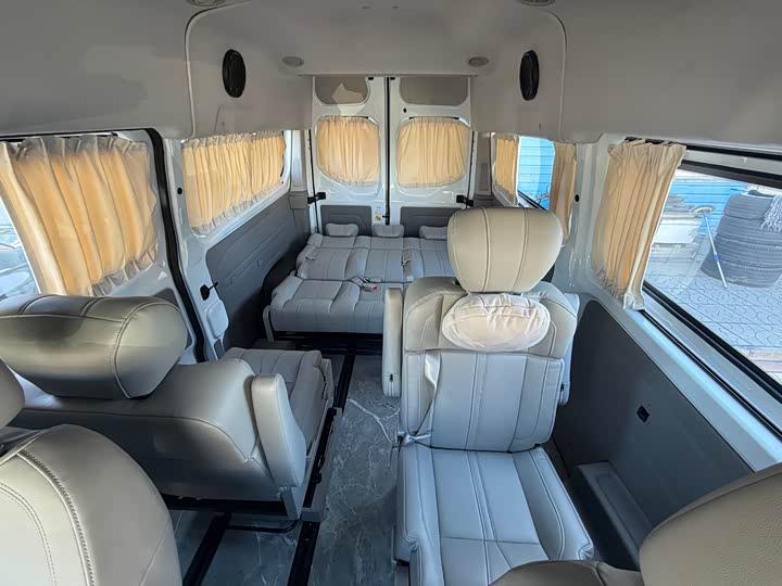 Ford Transit 2023 2023款 2.0T汽油自动多功能商用车短轴低顶5/6座