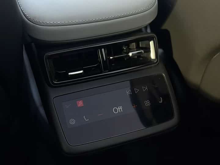 Polestar 4 2024 2024款 双电机长续航PLUS 双星互联版