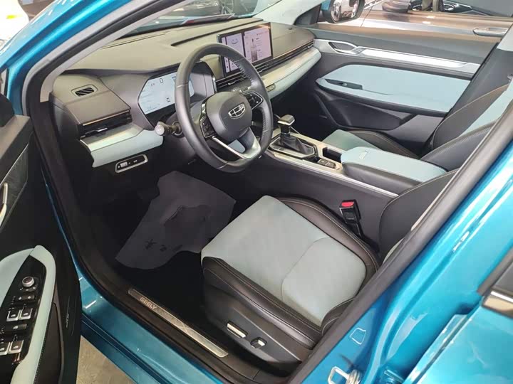 Geely Emgrand L 2022 2022款 1.4T CVT至尊型