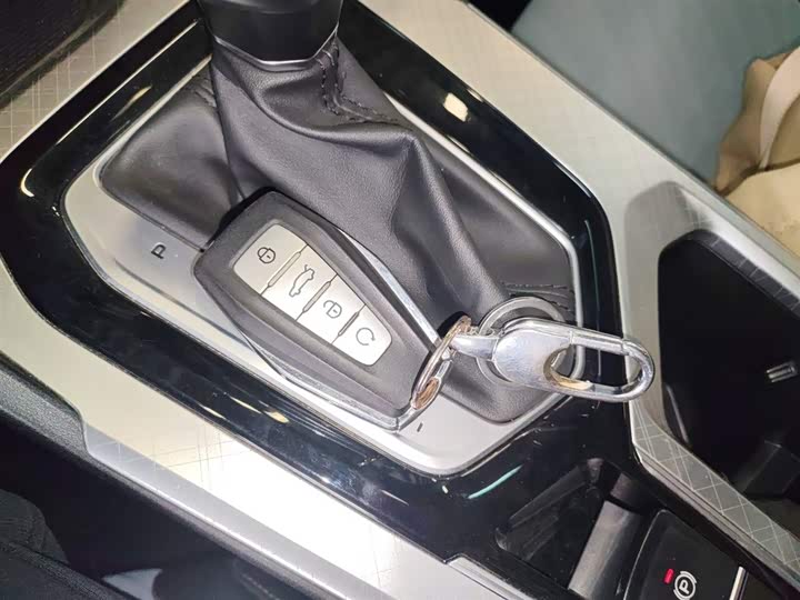 Geely Emgrand L 2022 2022款 1.4T CVT至尊型