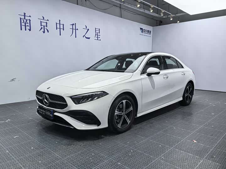Mercedes-Benz A-Class 2024 2024款 改款 A 200 L 时尚型