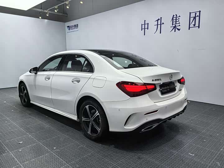 Mercedes-Benz A-Class 2024 2024款 改款 A 200 L 时尚型