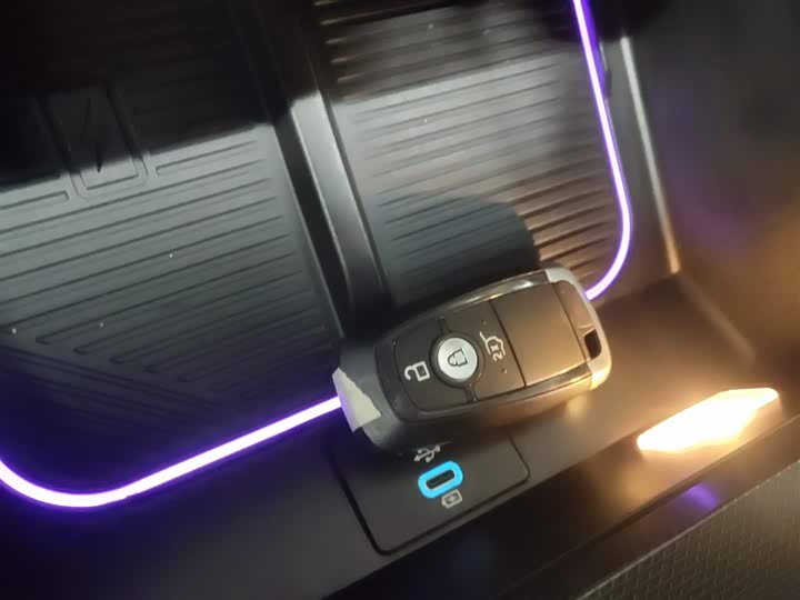 Ford Explorer 2023 2023款 EcoBoost 285 四驱钛金版 7座