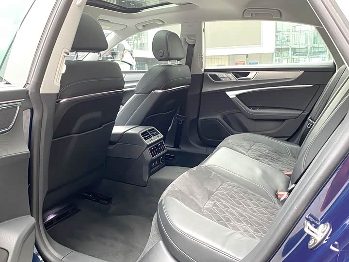 Audi A7L 2024 2024款 45 TFSI quattro 奢享型