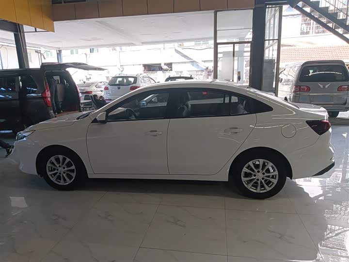 Roewe i5 2023 2023款 1.5L 手动舒享版