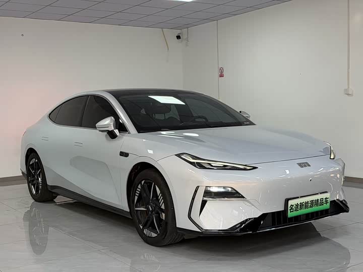 Geely Galaxy E8 2024 2024款 550km 后驱龙腾版