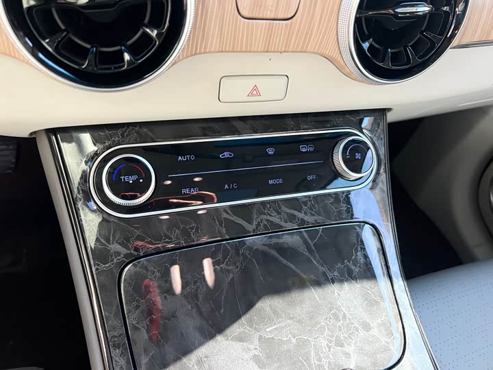 Dongfeng Forthing Yacht 2022 2022款 1.5T DCT逐浪版