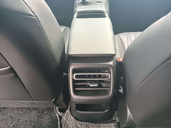 Changan Yida 2023 2023款 蓝鲸NE 1.5T GDI DCT尊贵型