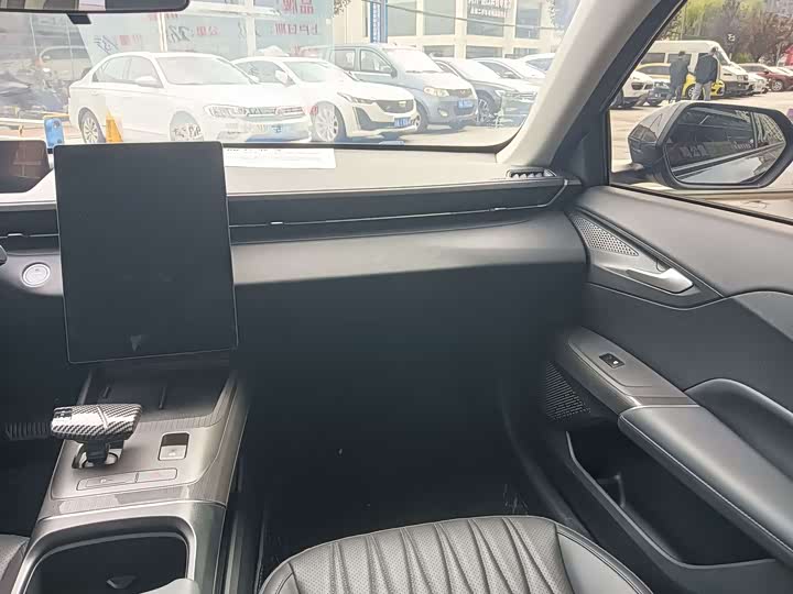 Changan Yida 2023 2023款 蓝鲸NE 1.5T GDI DCT尊贵型