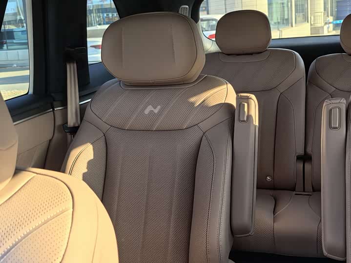 Nio Onvo L90 2025 2025款 Max 六座版