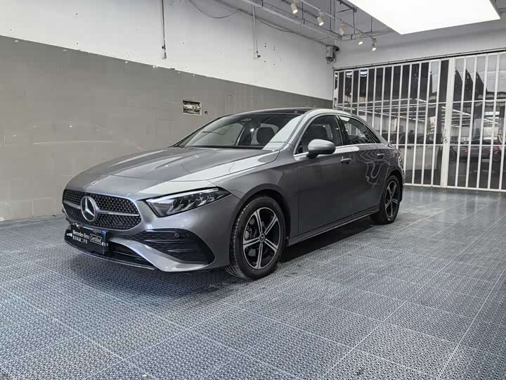 Mercedes-Benz A-Class 2025 2025款 A 200 L 时尚型