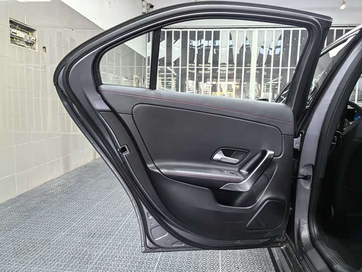 Mercedes-Benz A-Class 2025 2025款 A 200 L 时尚型