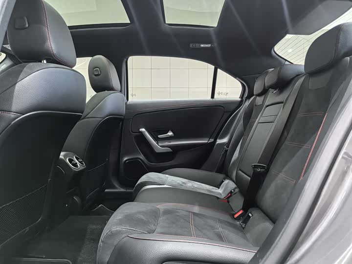 Mercedes-Benz A-Class 2025 2025款 A 200 L 时尚型