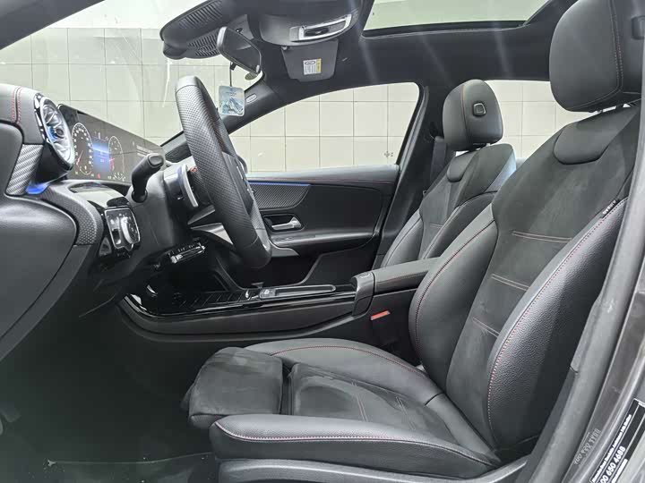 Mercedes-Benz A-Class 2025 2025款 A 200 L 时尚型