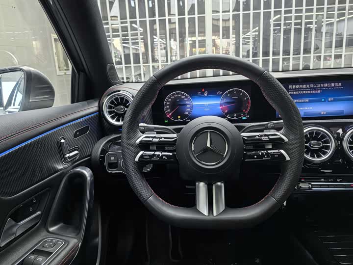 Mercedes-Benz A-Class 2025 2025款 A 200 L 时尚型