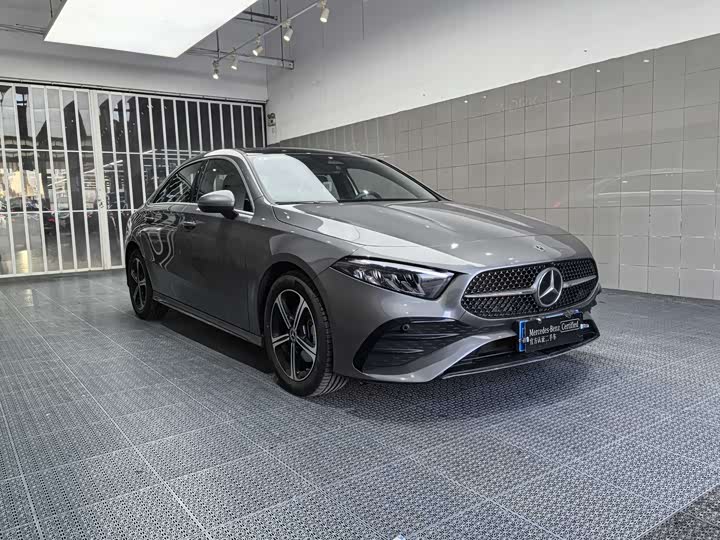 Mercedes-Benz A-Class 2025 2025款 A 200 L 时尚型
