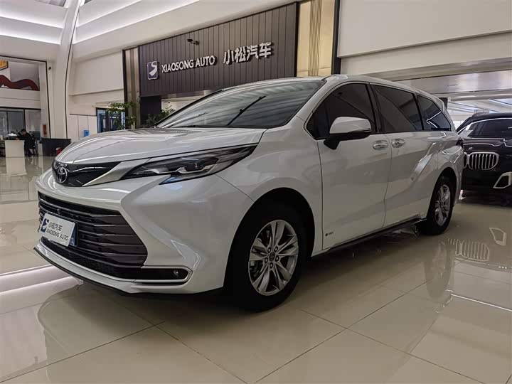 Toyota Sienna 2024 2024款 2.5L混动 四驱尊贵版