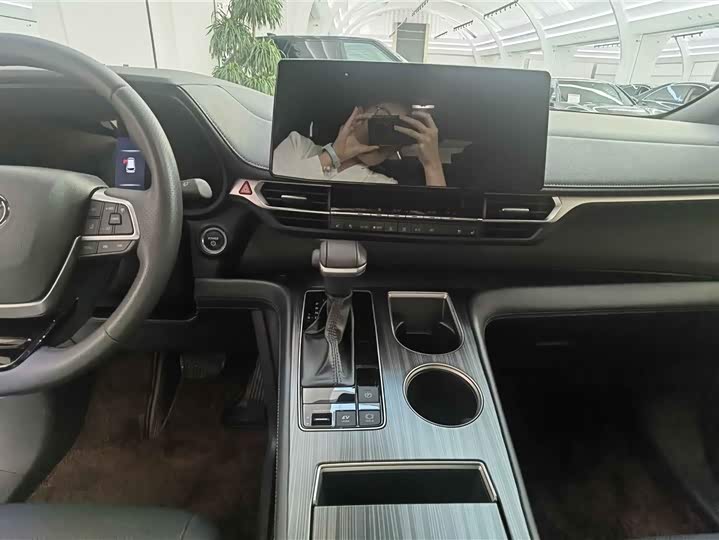 Toyota Sienna 2024 2024款 2.5L混动 四驱尊贵版