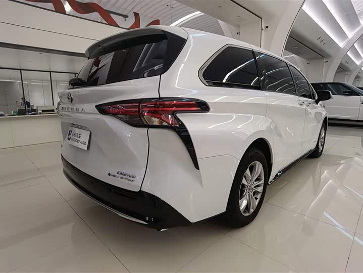 Toyota Sienna 2024 2024款 2.5L混动 四驱尊贵版