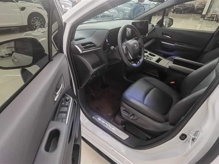 Toyota Sienna 2024 2024款 2.5L混动 四驱尊贵版