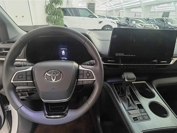 Toyota Sienna 2024 2024款 2.5L混动 四驱尊贵版