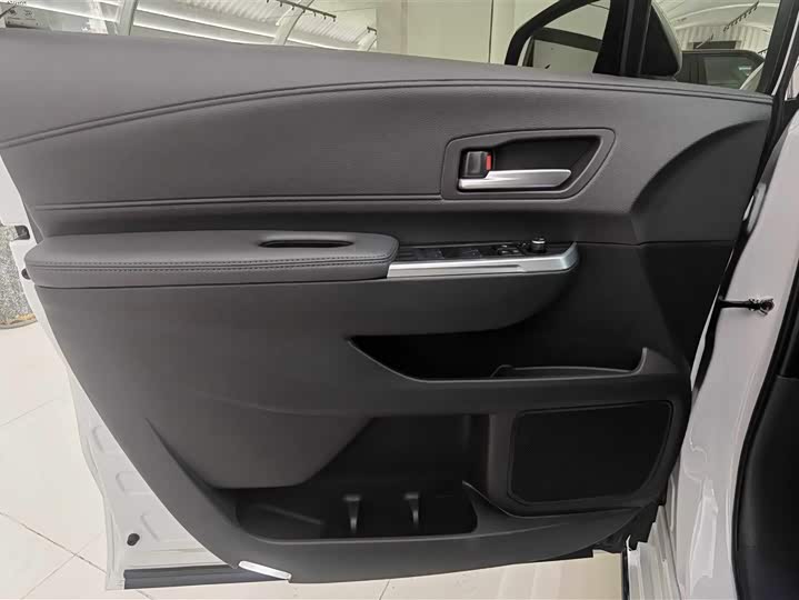 Toyota Sienna 2024 2024款 2.5L混动 四驱尊贵版