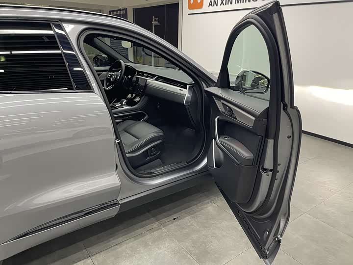 Jaguar F-Pace 2024 2024款 P250 R-Dynamic SE