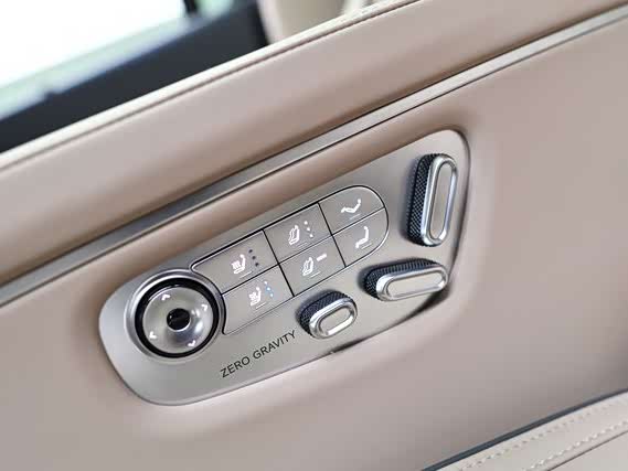 XPeng X9 2025 2025款 纯电 740超长续航 Max