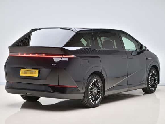 XPeng X9 2025 2025款 纯电 740超长续航 Max