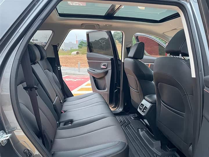 Changan Oshan X7 Plus 2022 2022款 1.5T 蓝鲸版自动尊贵型