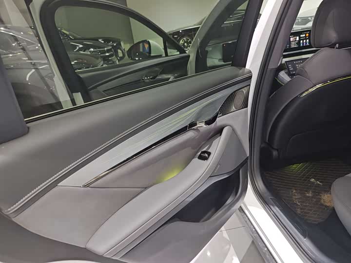 Voyah Passion 2024 2024款 PHEV 四驱超长续航行政版