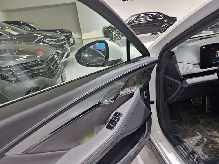 Voyah Passion 2024 2024款 PHEV 四驱超长续航行政版