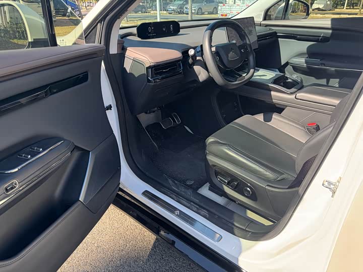 GAC Hyptec HT 2023 2023款 670 后驱特高压版