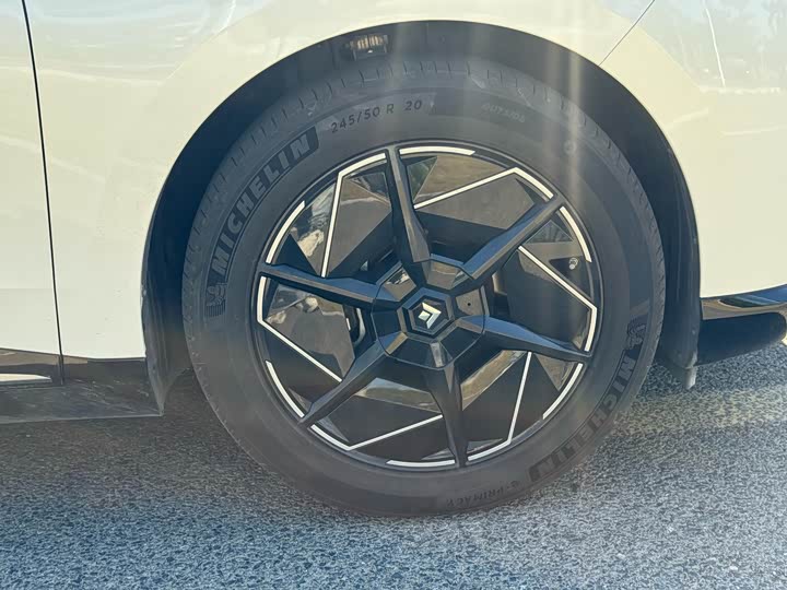 GAC Hyptec HT 2023 2023款 670 后驱特高压版