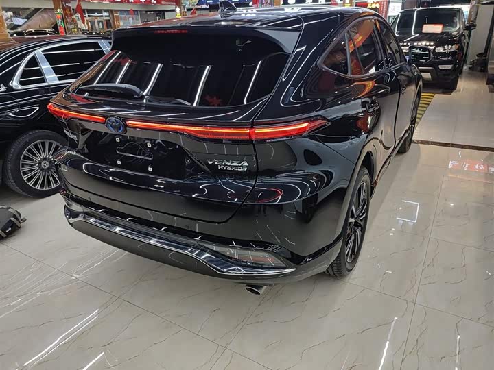 Toyota Venza 2023 2023款 2.5L智能电混双擎 两驱尊贵版