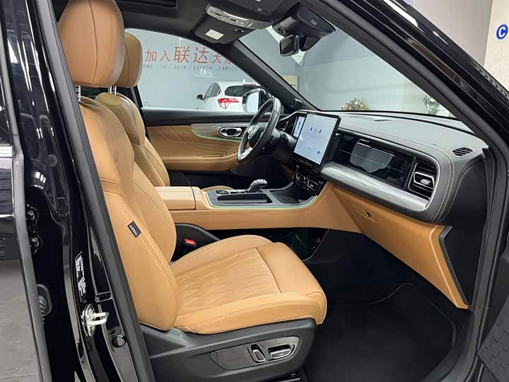 GAC Trumpchi GS8 2024 2024款 领航系列 2.0TGDI 四驱豪华智联版