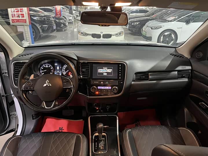 Mitsubishi Outlander 2021 2021款 2.4L 四驱致享版 5座